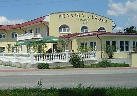 Penzion Europa Diakovce Extérieur photo