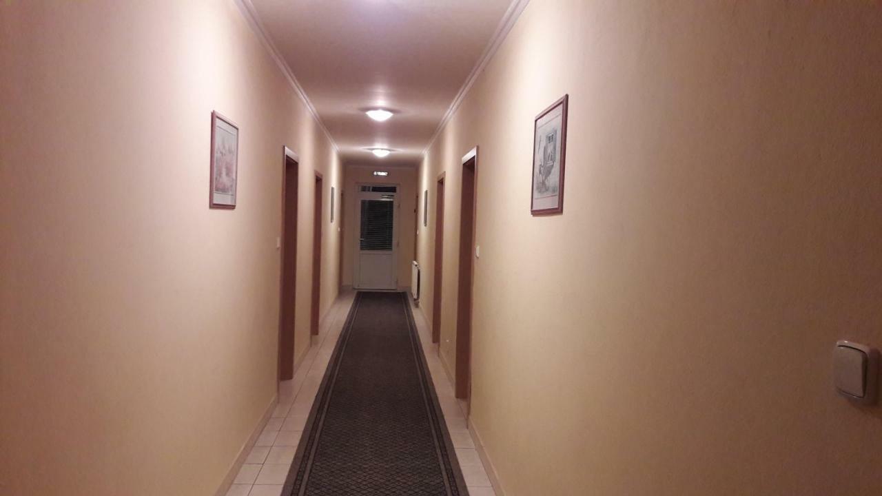 Penzion Europa Diakovce Extérieur photo