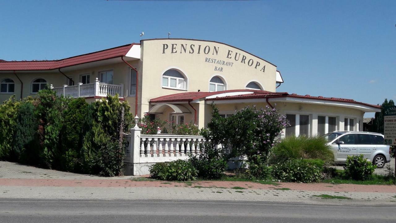 Penzion Europa Diakovce Extérieur photo