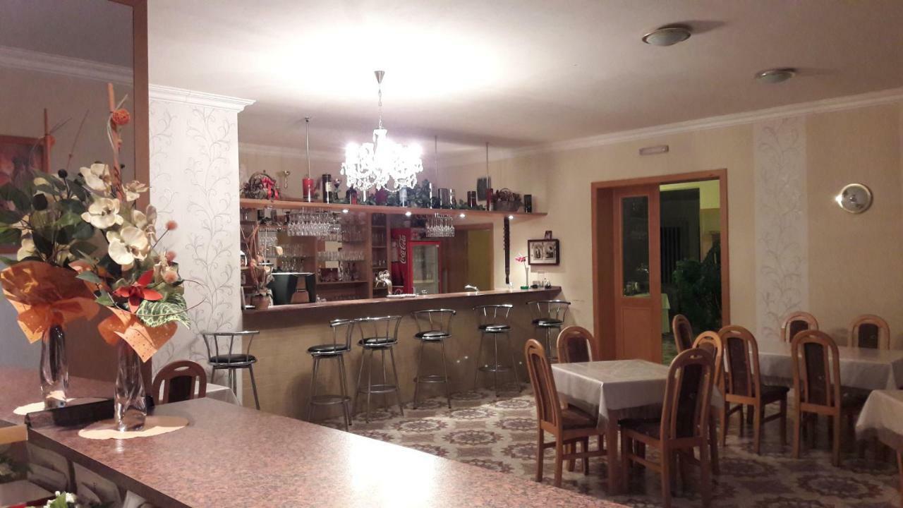 Penzion Europa Diakovce Extérieur photo